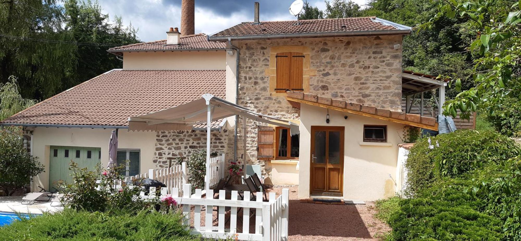 Joli Gite Rural Dans Un Havre De Paix Saint-Bonnet-le-Troncy Exterior photo